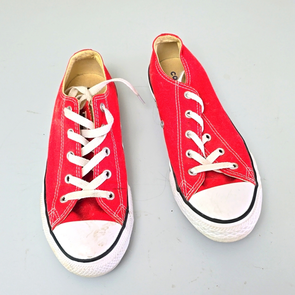 Red Converse size 3